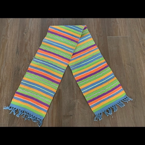 Table runner - Picture 5 of 5